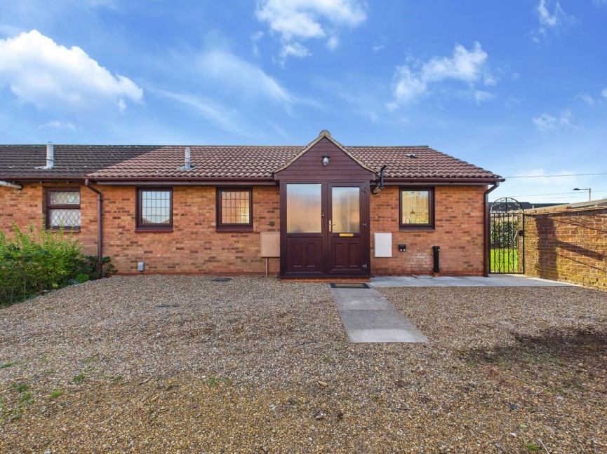3 bedroom Bungalow for Sale Larkins Close, Baldock, Hertfordshire