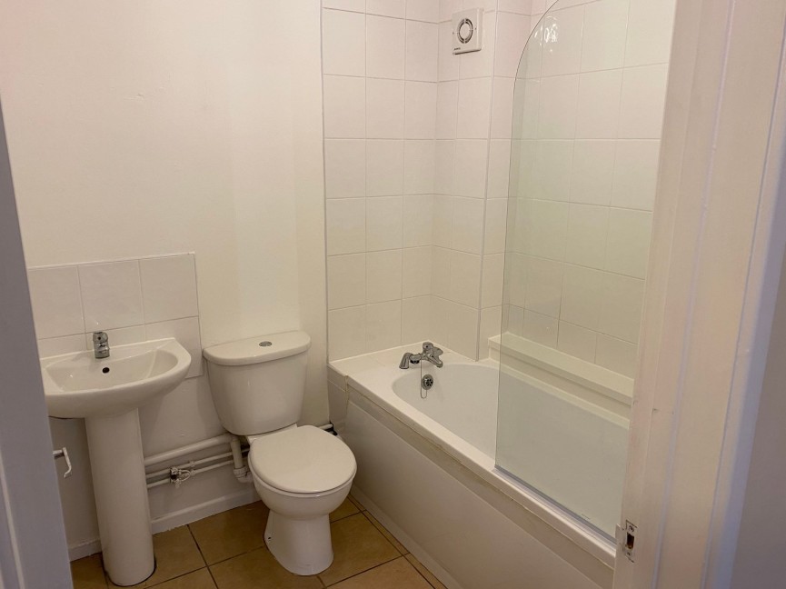 1 bedroom Flat for Letting High Street, Flitwick, Bedfordshire