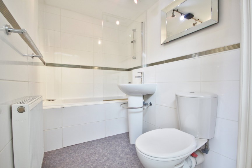 2 bedroom Flat for Letting Kingsley Avenue, Fairfield Park, Stotfold