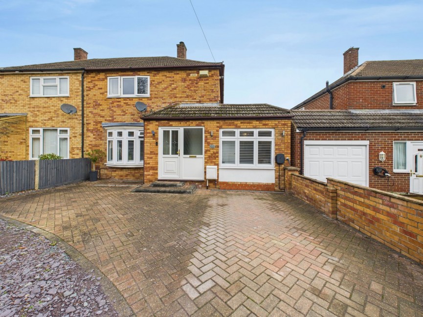 3 bedroom House for Sale St Marys Way, Baldock, Hertfordshire