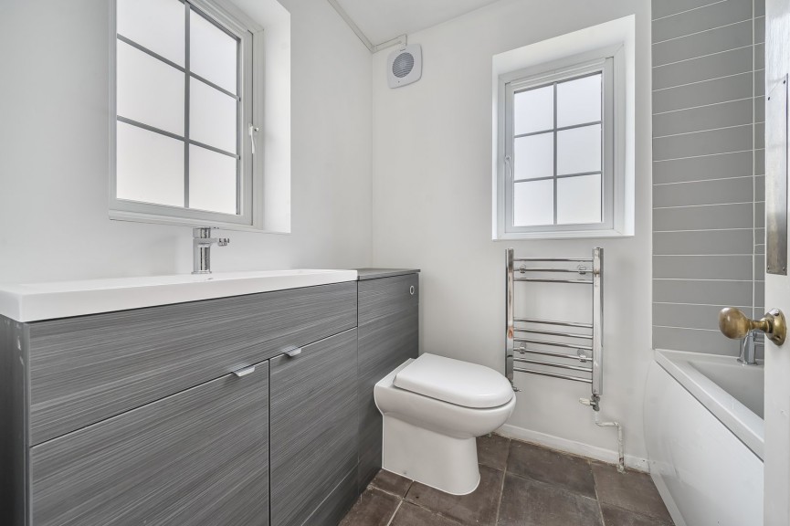 2 bedroom House for Sale Ampthill Road, Shefford, Bedfordshire