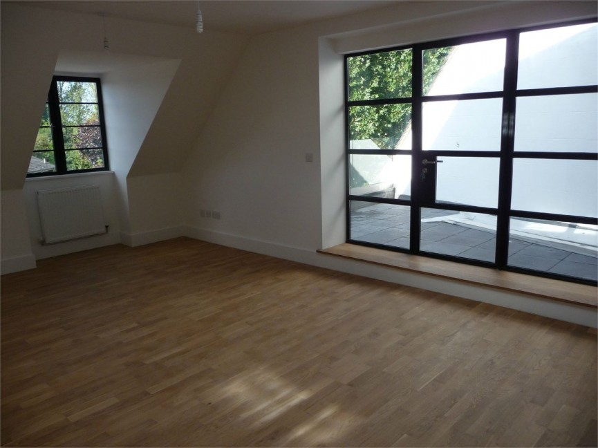 3 bedroom Flat for Letting Salisbury Square, Hatfield, Hertfordshire