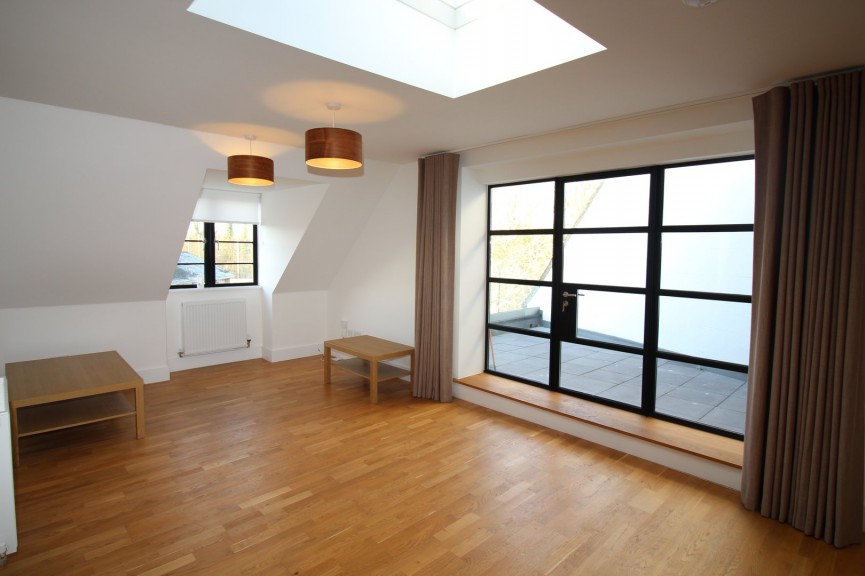 3 bedroom Flat for Letting Salisbury Square, Hatfield, Hertfordshire