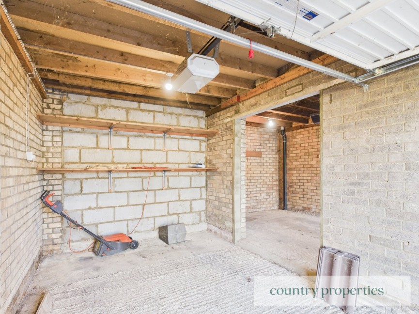 4 bedroom House for Sale Knightsfield, Welwyn Garden City, Hertfordshire