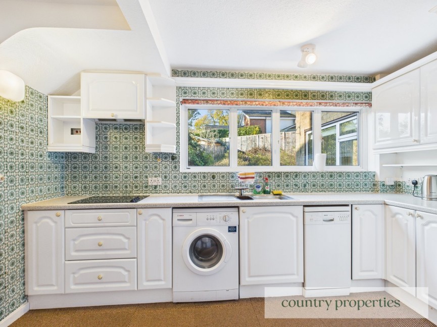 4 bedroom House for Sale Knightsfield, Welwyn Garden City, Hertfordshire