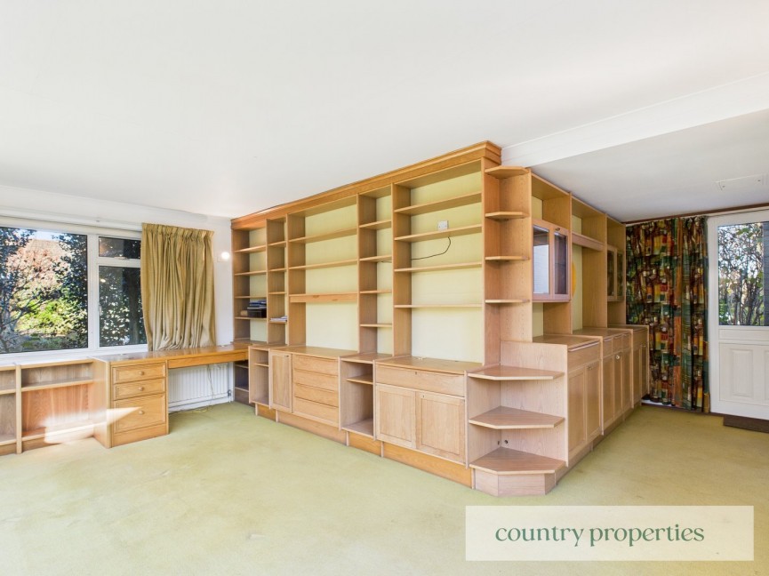 4 bedroom House for Sale Knightsfield, Welwyn Garden City, Hertfordshire