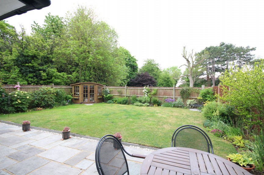3 bedroom House for Sale Barrington Road, Letchworth Garden City, Hertfordshire