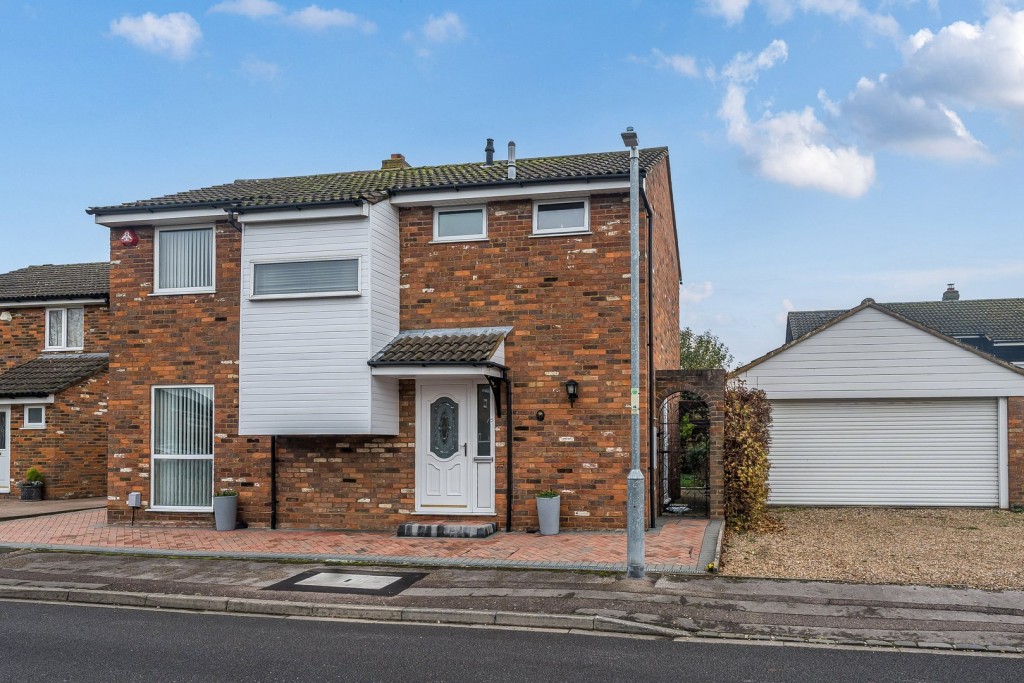 Tythe Barn Close, Westoning, Bedfordshire