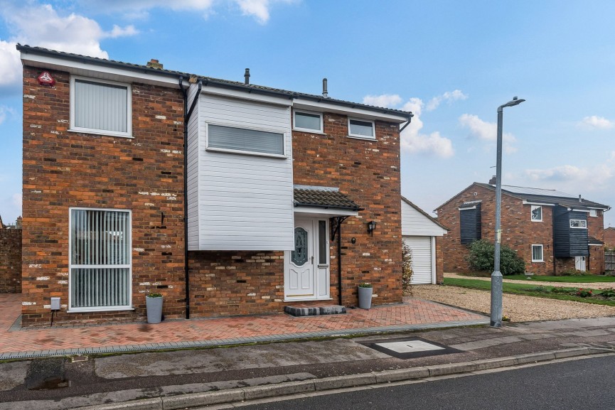 3 bedroom House for Sale Tythe Barn Close, Westoning, Bedfordshire