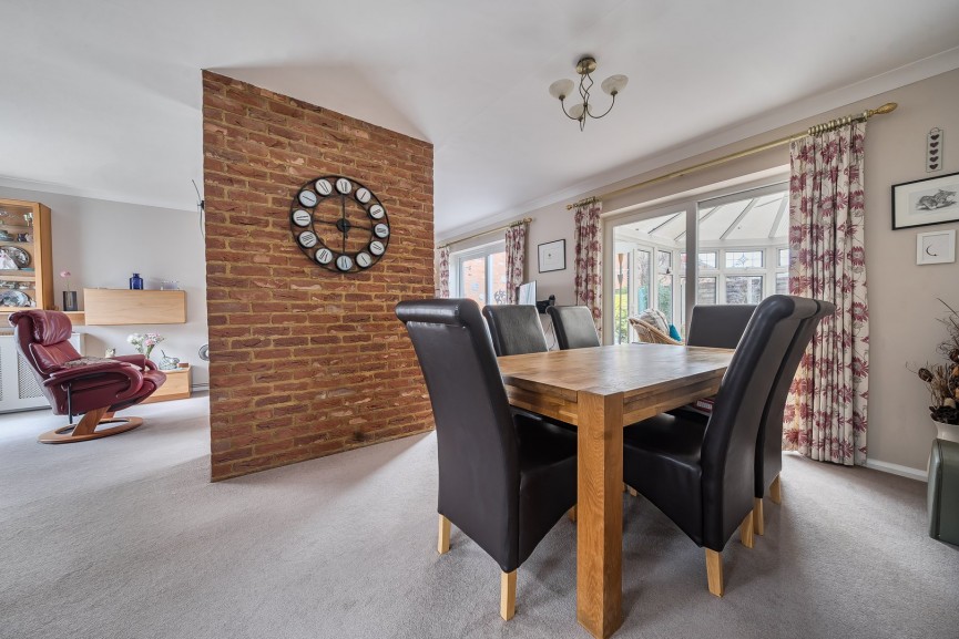 3 bedroom House for Sale Tythe Barn Close, Westoning, Bedfordshire