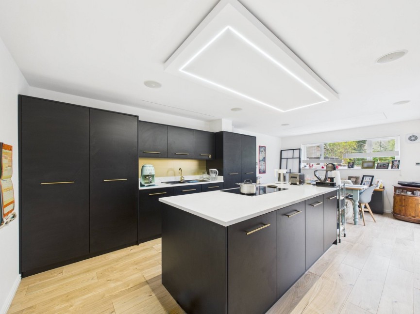 4 bedroom House for Sale Hargreaves Road, Royston, Hertfordshire