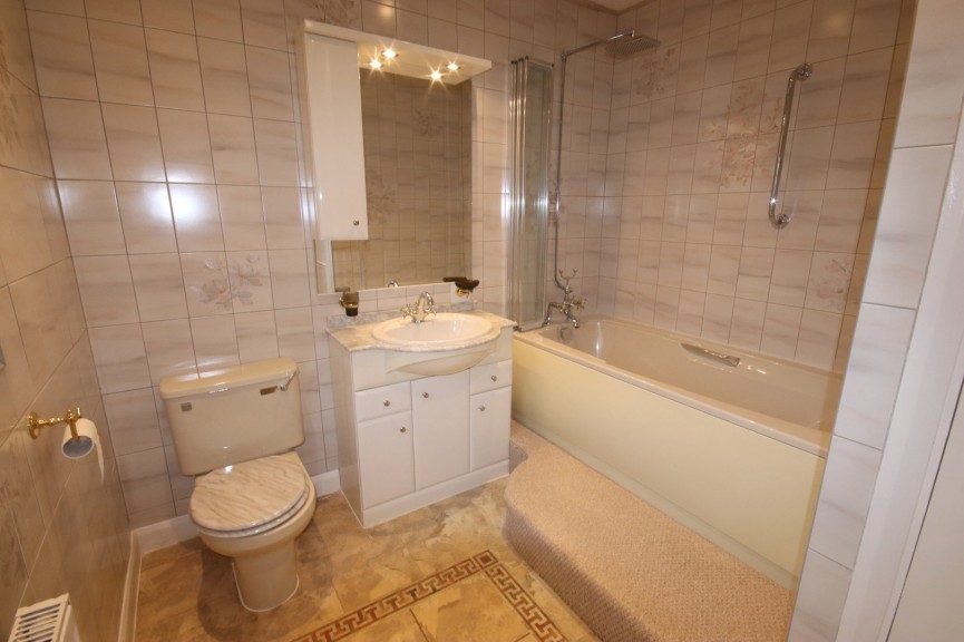 3 bedroom House for Letting High Street, Flitwick