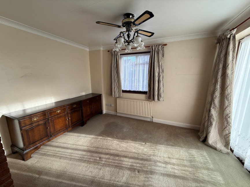 3 bedroom House for Letting High Street, Flitwick