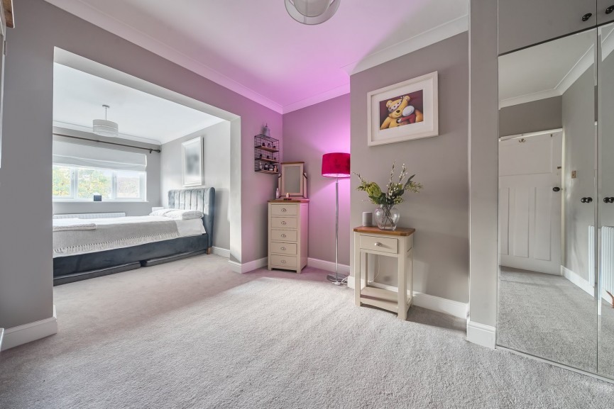 3 bedroom House for Sale High Street, Stotfold, Bedfordshire