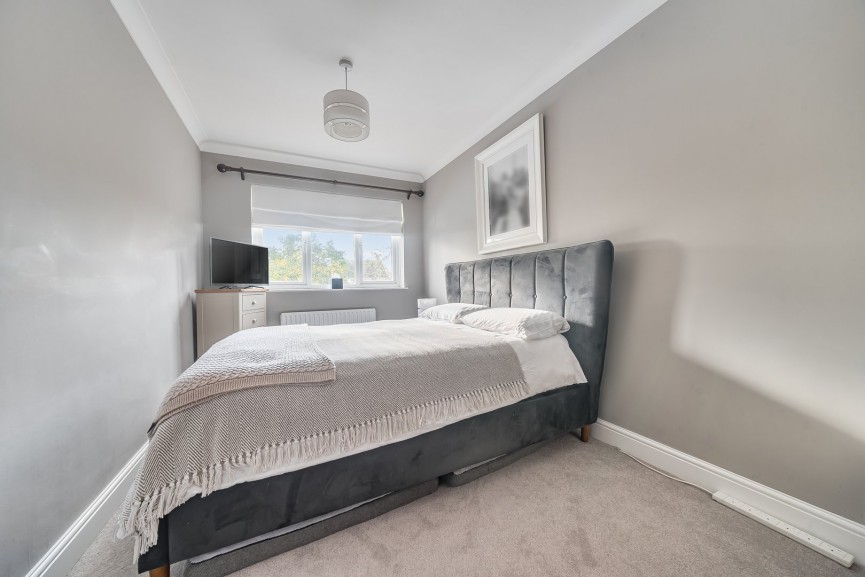 3 bedroom House for Sale High Street, Stotfold, Bedfordshire