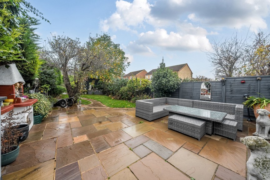 3 bedroom House for Sale High Street, Stotfold, Bedfordshire