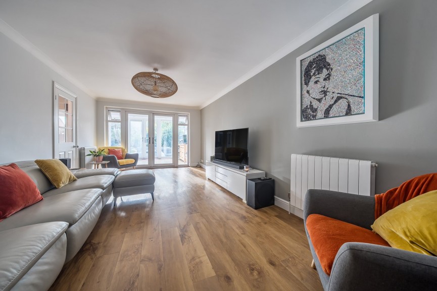 3 bedroom House for Sale High Street, Stotfold, Bedfordshire