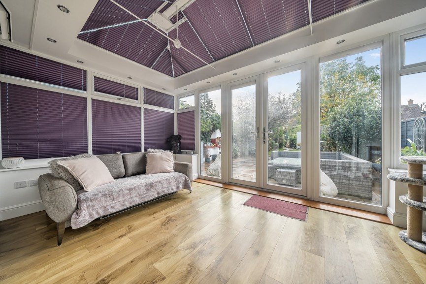 3 bedroom House for Sale High Street, Stotfold, Bedfordshire