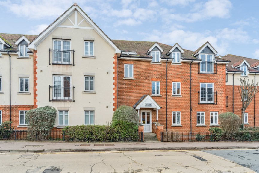2 bedroom Flat for Sale Whinbush Road, Hitchin, Hertfordshire
