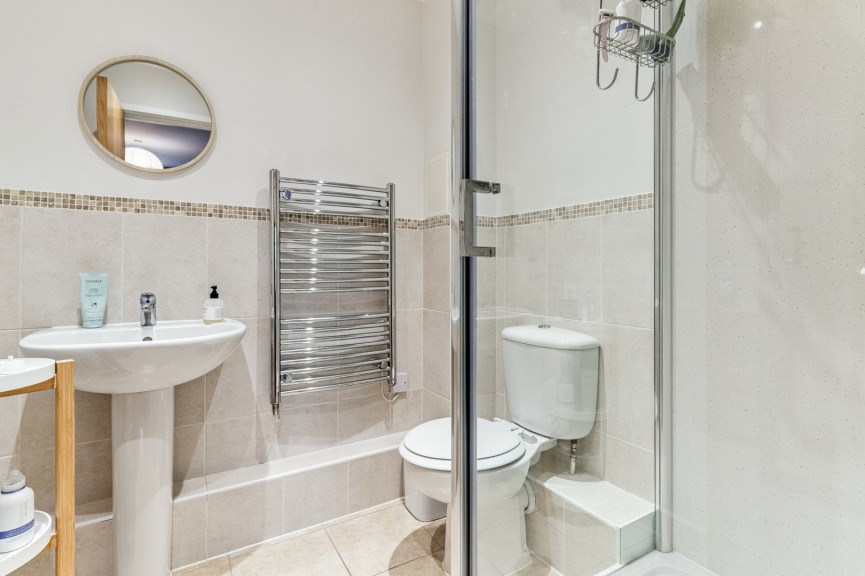 2 bedroom Flat for Sale Whinbush Road, Hitchin, Hertfordshire