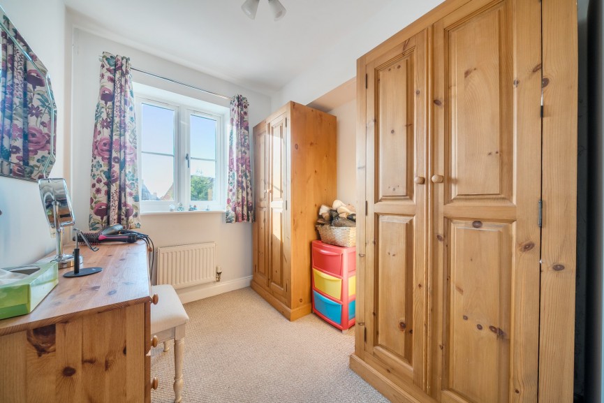 4 bedroom House for Sale Tansy Avenue, Stotfold, Bedfordshire