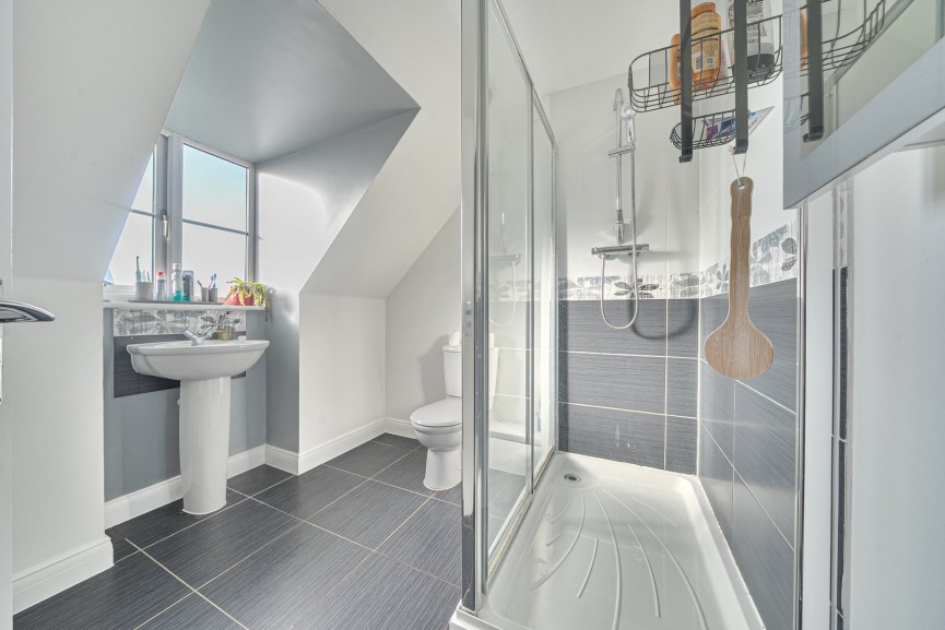 4 bedroom House for Sale Tansy Avenue, Stotfold, Bedfordshire