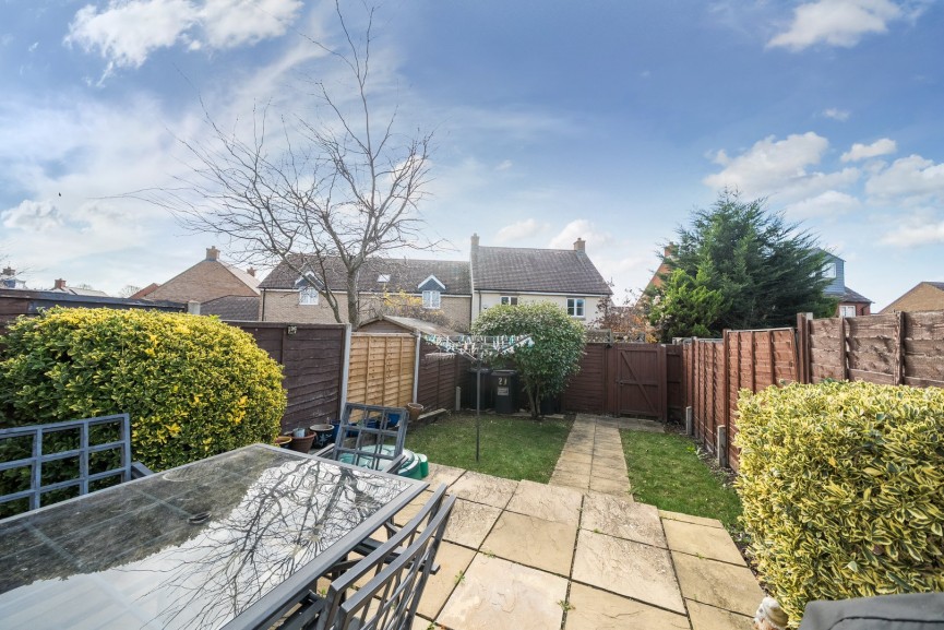 4 bedroom House for Sale Tansy Avenue, Stotfold, Bedfordshire