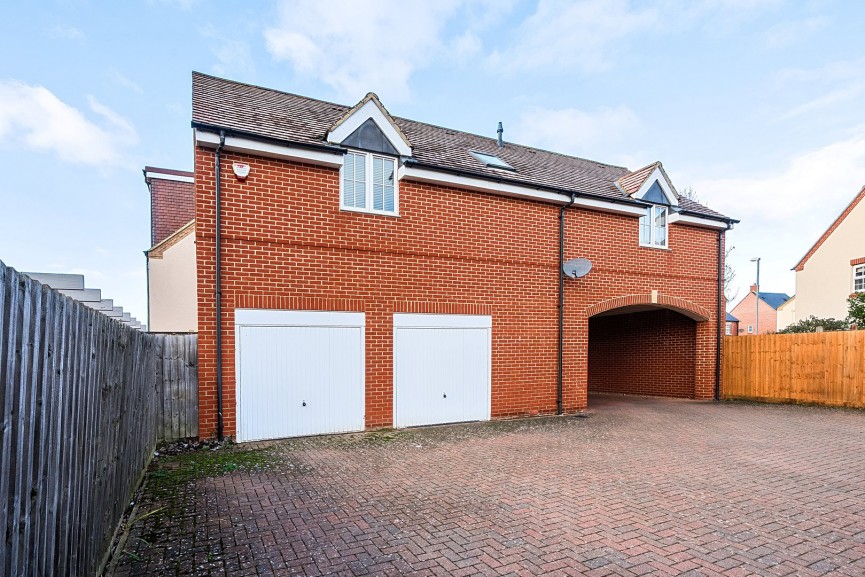 4 bedroom House for Sale Tansy Avenue, Stotfold, Bedfordshire