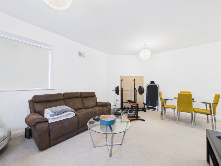 1 bedroom Flat for Sale Green Drift, Royston