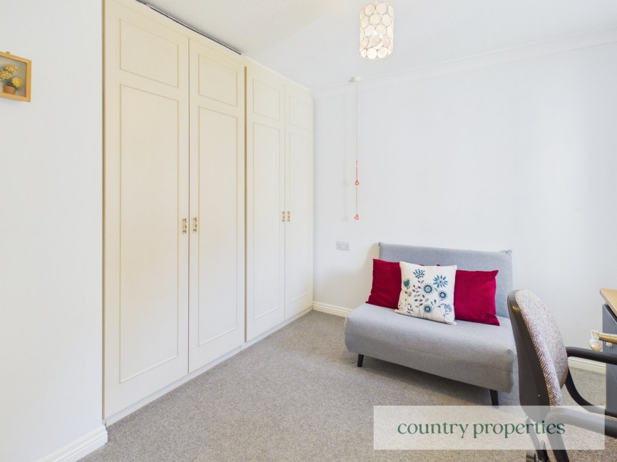 2 bedroom Bungalow for Sale Barnside Court, Welwyn Garden City, Hertfordshire