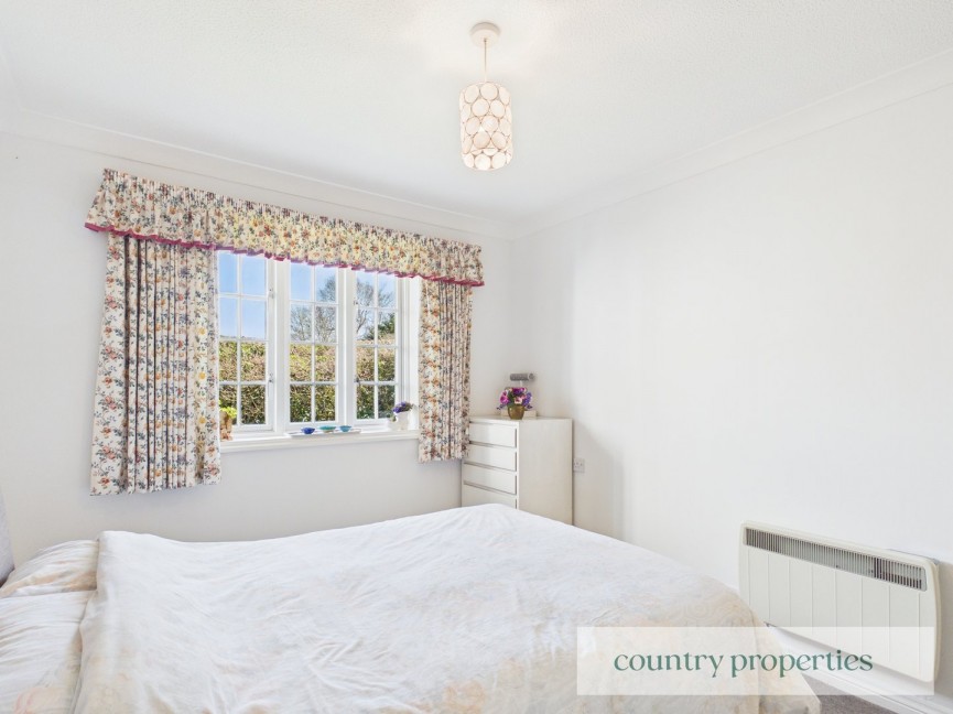 2 bedroom Bungalow for Sale Barnside Court, Welwyn Garden City, Hertfordshire