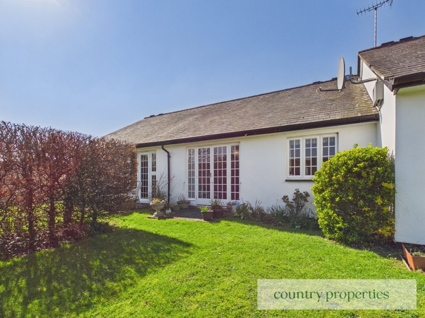 2 bedroom Bungalow for Sale Barnside Court, Welwyn Garden City, Hertfordshire