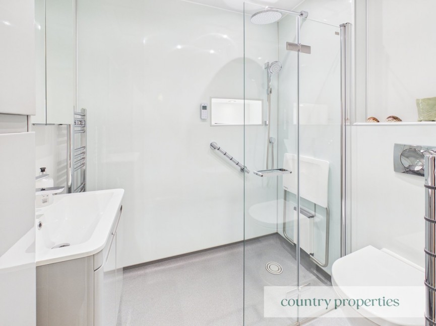 2 bedroom Bungalow for Sale Barnside Court, Welwyn Garden City, Hertfordshire