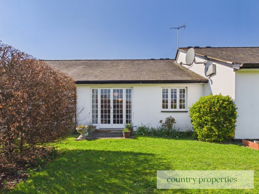 2 bedroom Bungalow for Sale Barnside Court, Welwyn Garden City, Hertfordshire