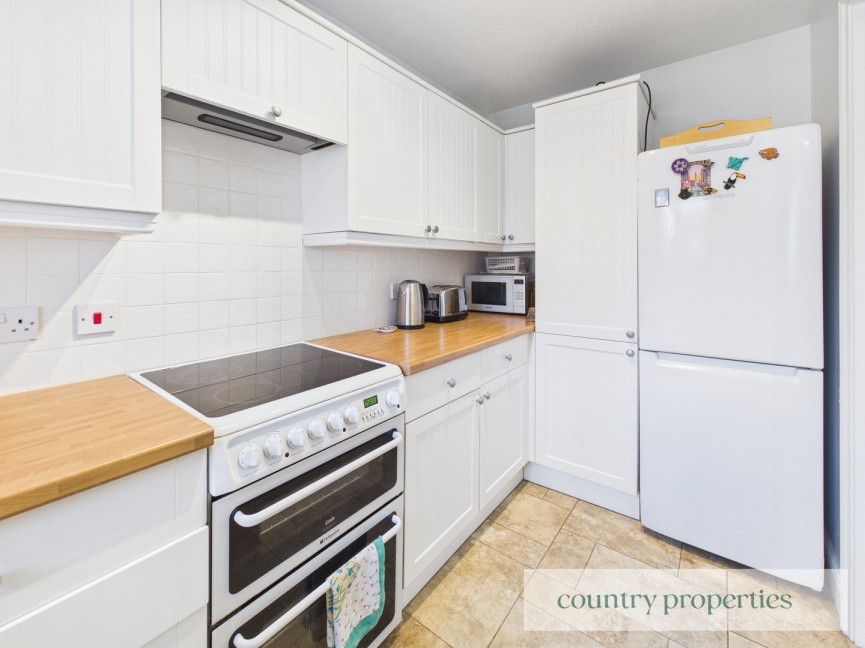 2 bedroom Bungalow for Sale Barnside Court, Welwyn Garden City, Hertfordshire