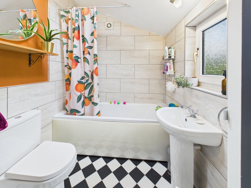 2 bedroom House for Sale Pembroke Road, BALDOCK, Hertfordshire