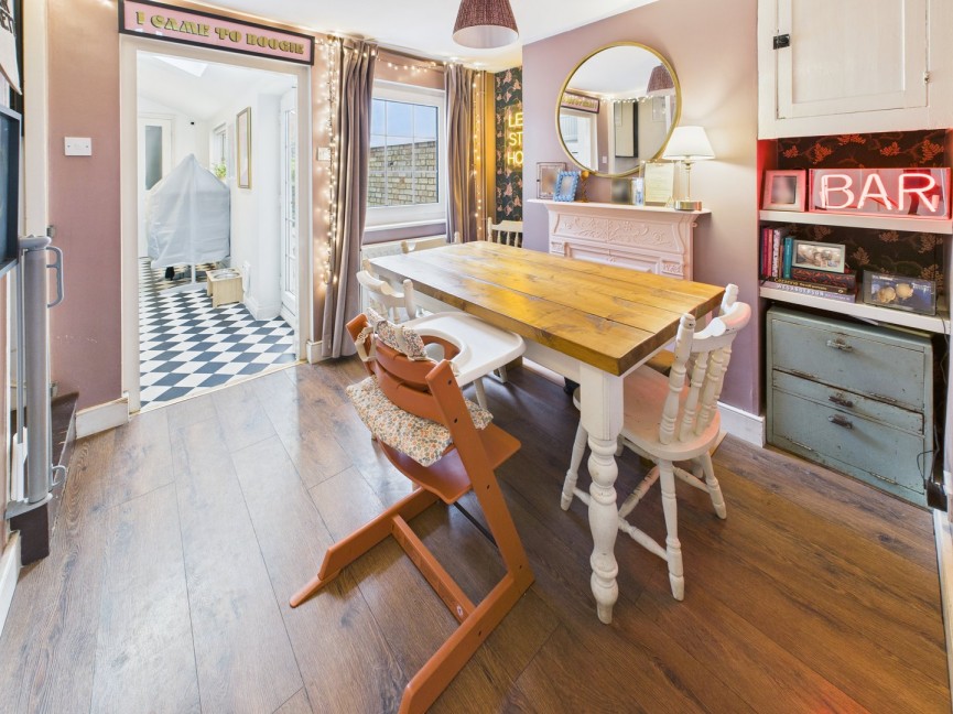 2 bedroom House for Sale Pembroke Road, BALDOCK, Hertfordshire