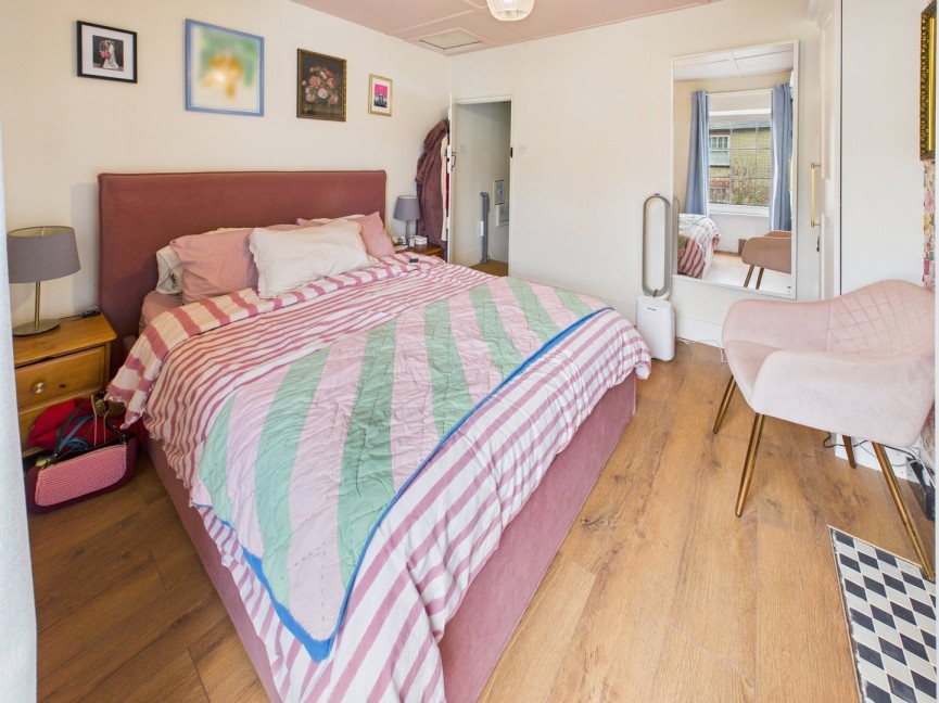 2 bedroom House for Sale Pembroke Road, BALDOCK, Hertfordshire