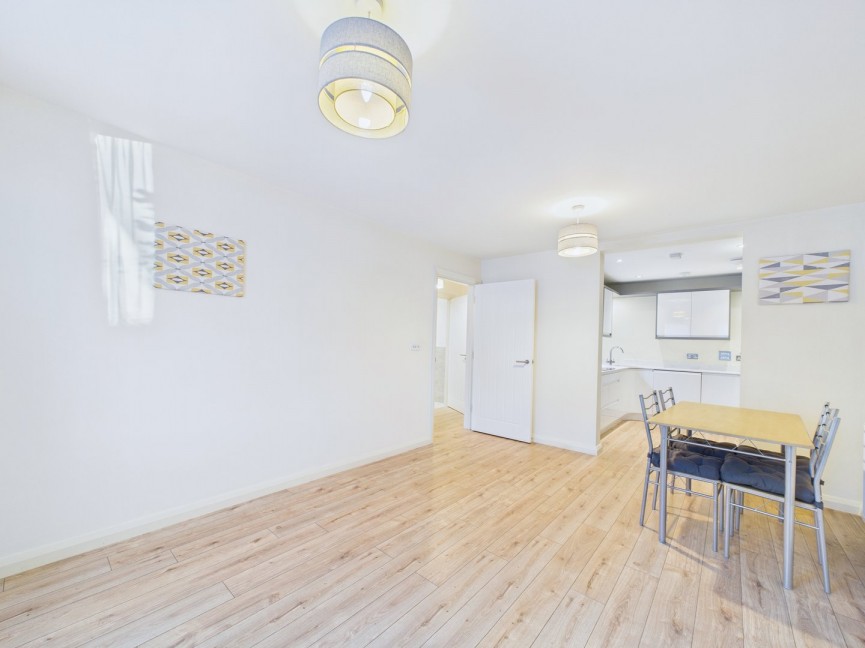 1 bedroom Flat for Sale Cooks Way, Hitchin, Hertfordshire