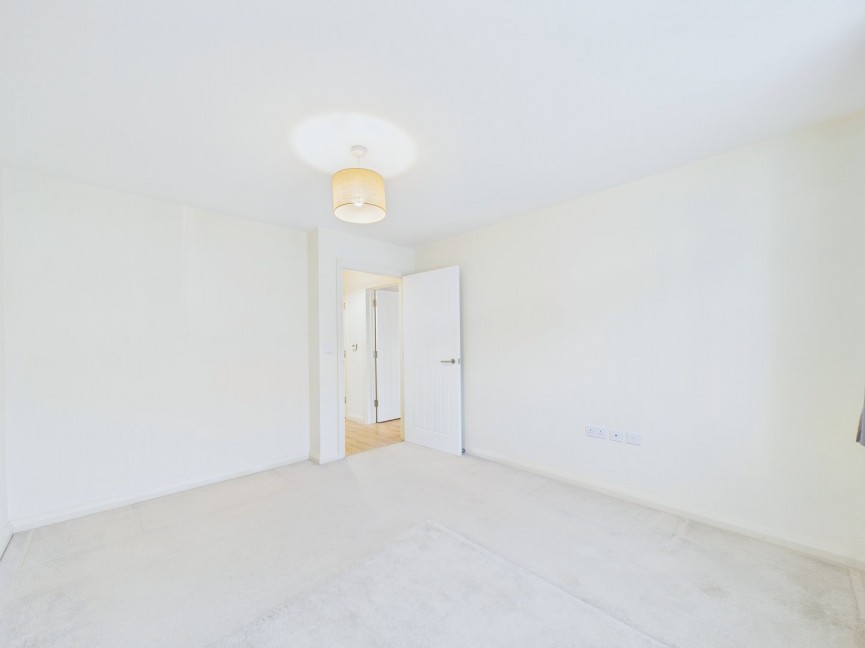 1 bedroom Flat for Sale Cooks Way, Hitchin, Hertfordshire