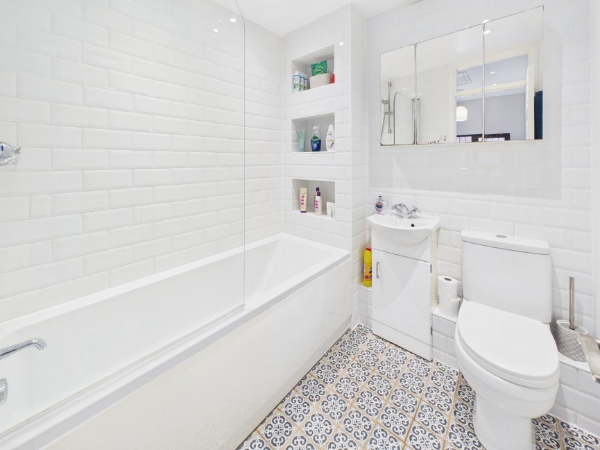 2 bedroom House for Sale Larkins Close, Baldock, Hertfordshire