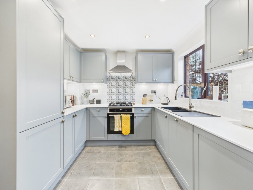 2 bedroom House for Sale Larkins Close, Baldock, Hertfordshire