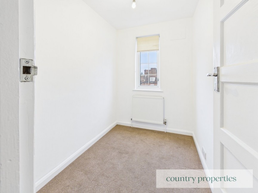 3 bedroom Flat for Letting High Street, Stevenage, Hertfordshire