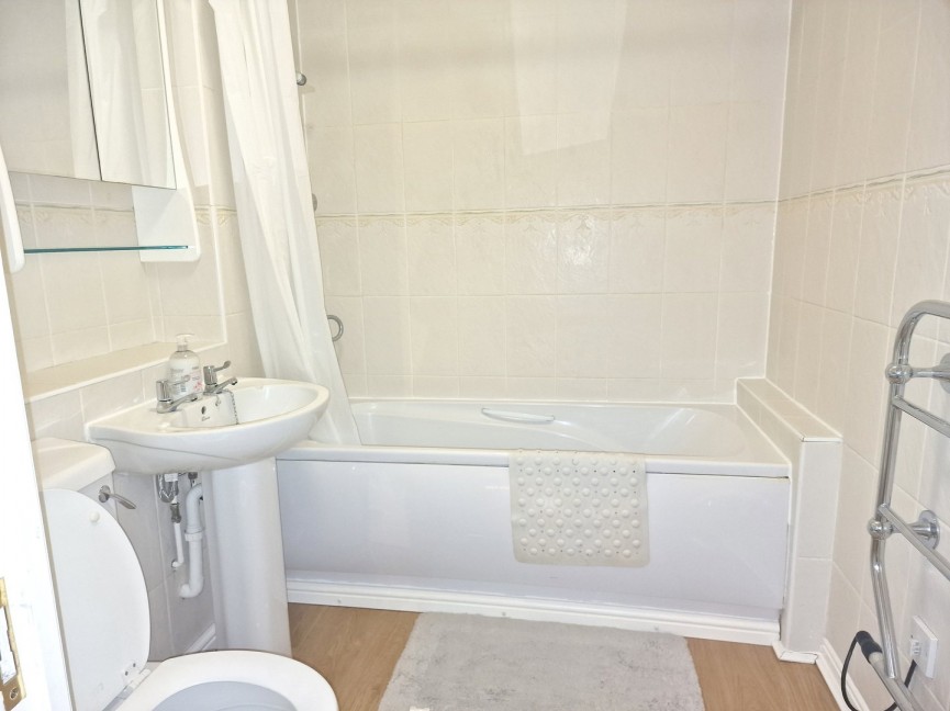 2 bedroom Flat for Letting Cole Green Lane, WELWYN GARDEN CITY, Hertfordshire