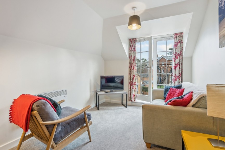 2 bedroom Flat for Sale Whinbush Road, Hitchin, Hertfordshire