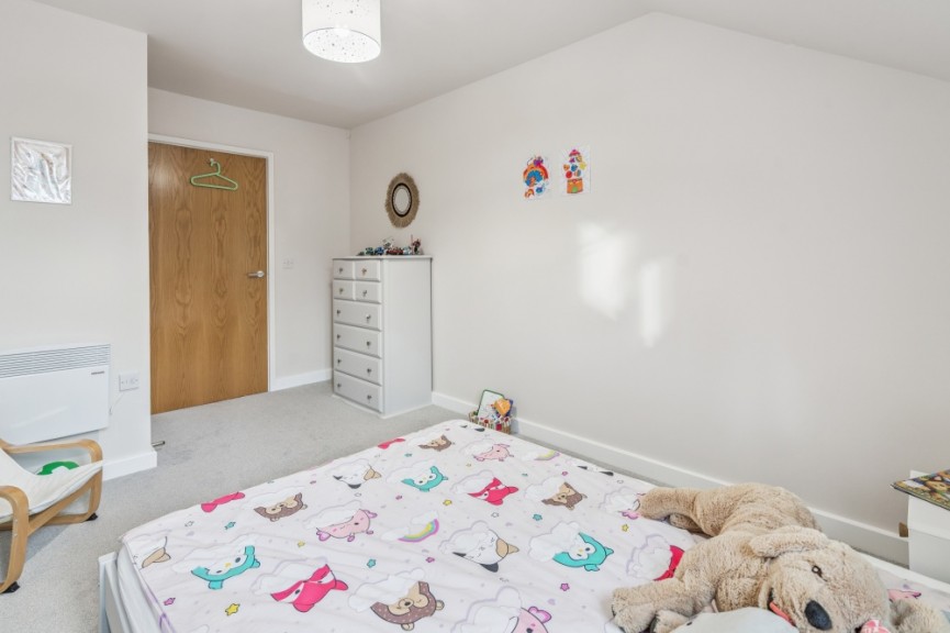 2 bedroom Flat for Sale Whinbush Road, Hitchin, Hertfordshire