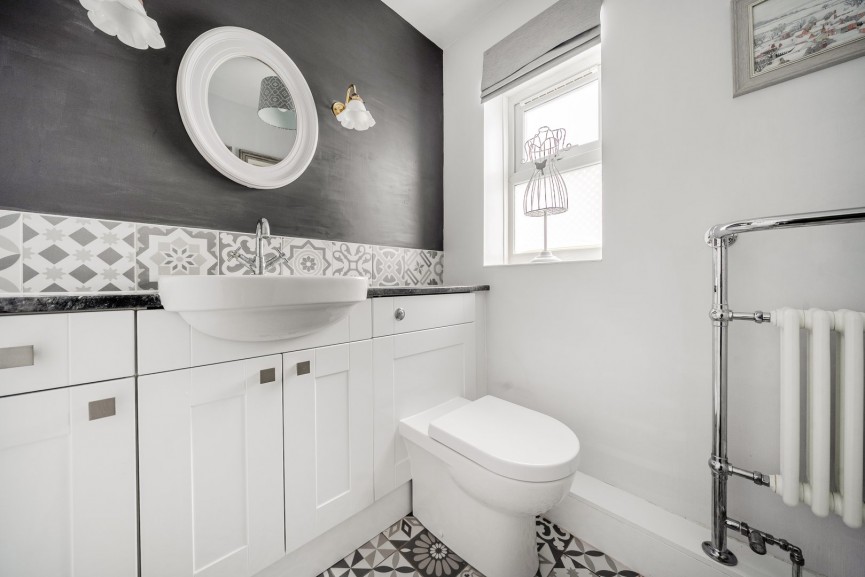 4 bedroom House for Sale Montgomery Avenue, Shefford, Bedfordshire