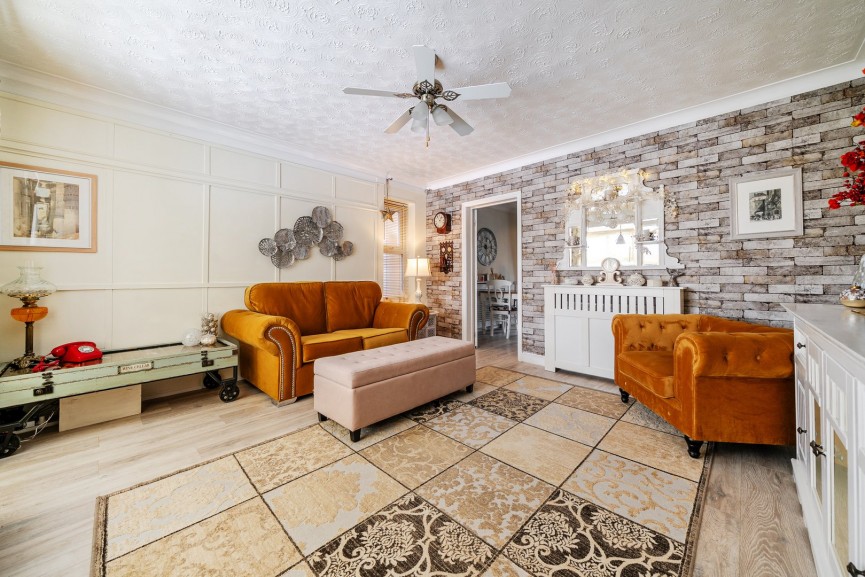 4 bedroom House for Sale Montgomery Avenue, Shefford, Bedfordshire