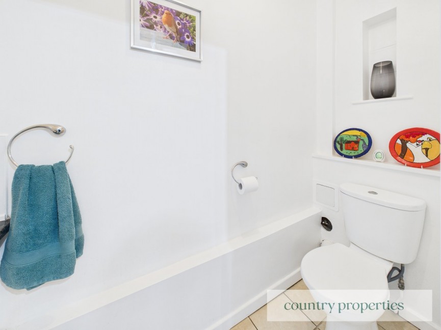 3 bedroom House for Sale London Road, Welwyn, Hertfordshire