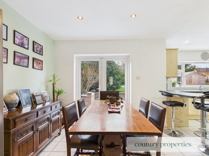 3 bedroom House for Sale London Road, Welwyn, Hertfordshire